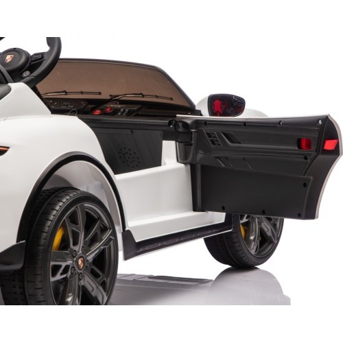 Детский электромобиль Porsche Taycan Turbo S, белый