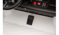 Детский электромобиль Porsche Taycan Turbo S, белый