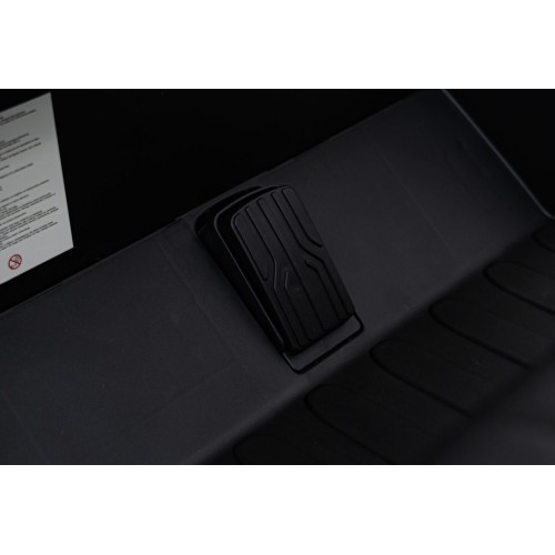 Champion Black elektromobilis pikapas
