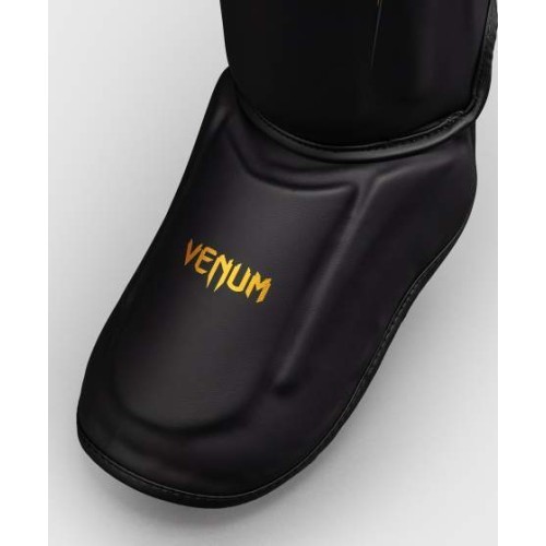 Защита голени Venum Streamline, черная/золотая