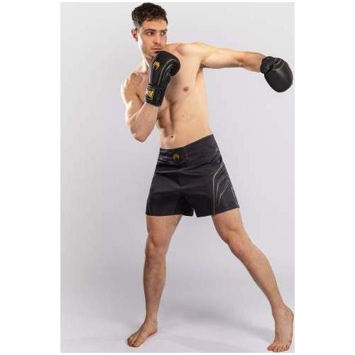 Venum Streamline Fightshorts - Black/Gold