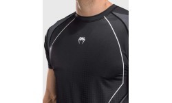 Футболка Venum Stealth Dry-Tech, чёрная/белая