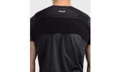 Футболка Venum Stealth Dry-Tech, чёрная/белая