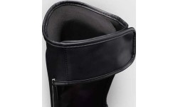 Venum Stealth blauzdų apsaugos – juodos/baltos