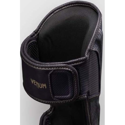 Venum Impact Evo Scales blauzdų apsaugos, tamsiai violetinės