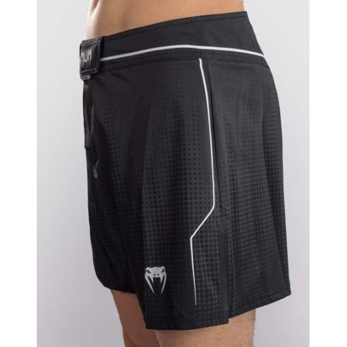 Venum Stealth MMA šortai - juoda/balta
