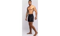 Бойцовские шорты Venum Streamline, черно-белые
