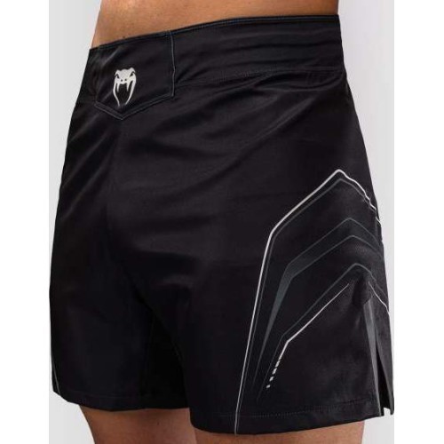 Бойцовские шорты Venum Streamline, черно-белые