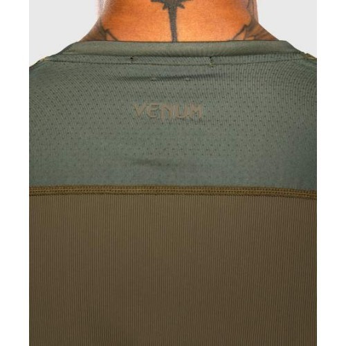 Футболка Venum Stealth Dry-Tech – хаки/тёмно-зелёный