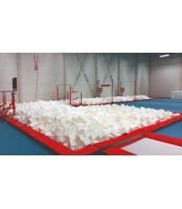 SUSPENDED SUNKEN LANDING PIT WITH FOAM CUBES (*)