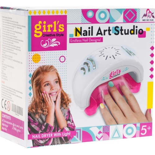 Nail art kit with accessories