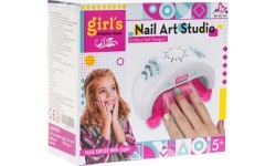 Nail art kit with accessories