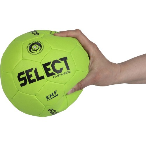 Гандбольный мяч Select Goalcha Five-a-side, размер 2 (диаметр ~54 см)