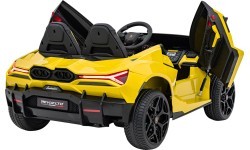 Электромобиль Lamborghini Revuelto XL, жёлтый