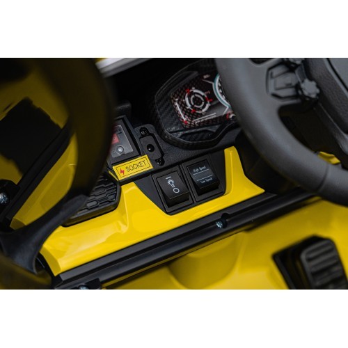 Электромобиль Lamborghini Revuelto XL, жёлтый