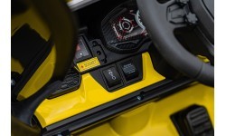 Электромобиль Lamborghini Revuelto XL, жёлтый