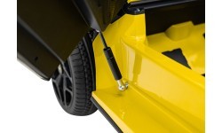Электромобиль Lamborghini Revuelto XL, жёлтый