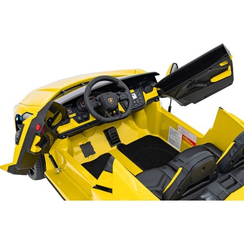 Электромобиль Lamborghini Revuelto XL, жёлтый