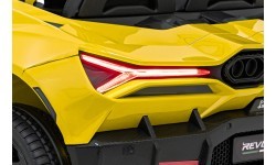 Электромобиль Lamborghini Revuelto XL, жёлтый