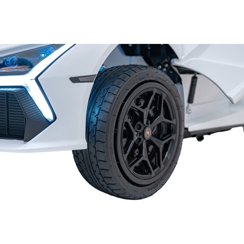 Lamborghini Revuelto XL STRONG baltas elektromobilis