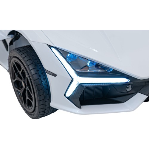 Lamborghini Revuelto XL STRONG White vehicle