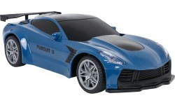 Nuotoliniu būdu valdomas sportinis automobilis su degalinės stotele
