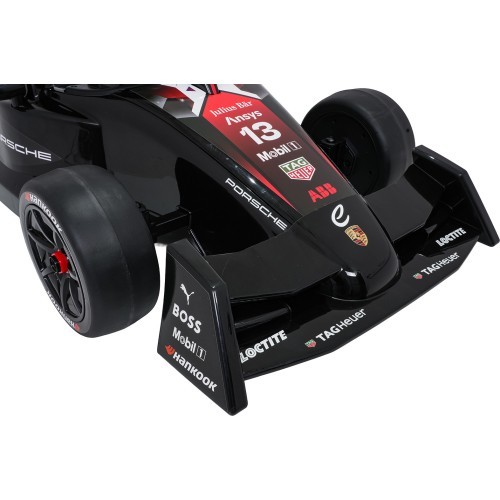 Электромобиль Porsche Formula E, красный