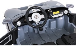 Elektromobilis Ford GT, pilkas