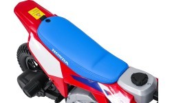Elektrinis motociklas Honda CRF450R, raudonas