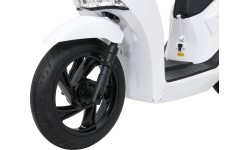 Детский электрический мотороллер Honda SH125I, белый