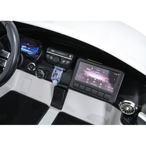 Elektromobilis Mercedes Benz GT63 AMG baltas