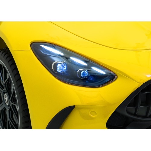 Электромобиль Mercedes Benz GT63 AMG, жёлтый