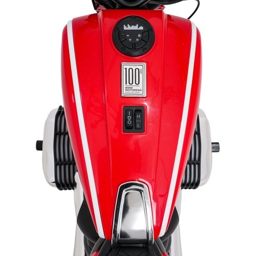Elektrinis motociklas BMW R18, raudonas