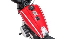 Электромотоцикл BMW R18, красный