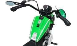 Elektrinis motociklas BMW R18, žalias
