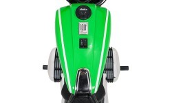 Elektrinis motociklas BMW R18, žalias