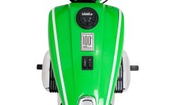 Elektrinis motociklas BMW R18, žalias