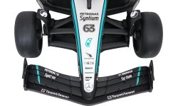 AMG PETRONAS F1 juodas lenktyninis automobilis, vaikiškas elektromobilis
