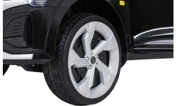Elektromobilis Audi SQ8, juodas
