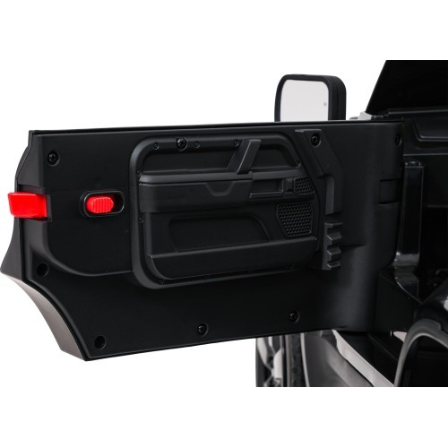 Детский электромобиль Land Rover Defender, чёрный