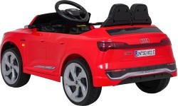 Elektromobilis Audi SQ8, raudonas