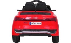 Elektromobilis Audi SQ8, raudonas