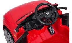 Elektromobilis Audi SQ8, raudonas
