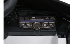 Elektromobilis Audi RS6 Avant GT baltas