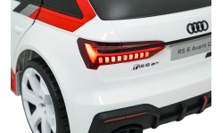 Vehicle Audi RS6 Avant GT White