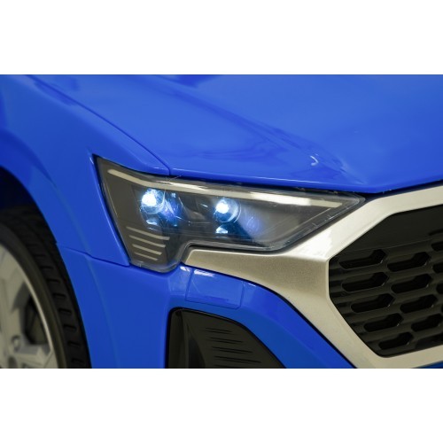 Elektromobilis Audi SQ8, mėlynas