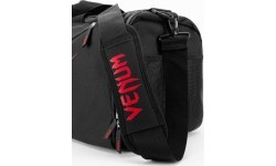 Спортивная сумка Venum Trainer Lite Evo - черная/красная