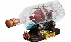 Red Pirate Ship in a Bottle Building Set 885 pcs.