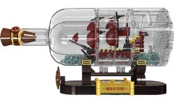 Red Pirate Ship in a Bottle Building Set 885 pcs.