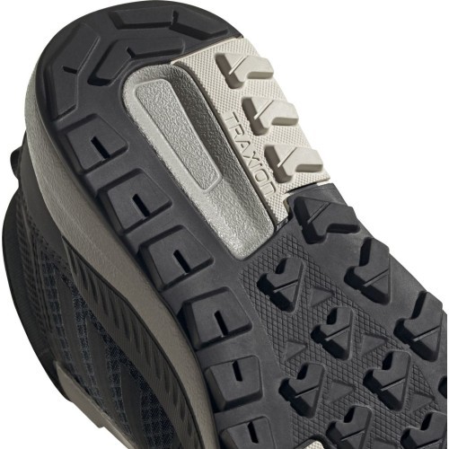 Подростковая обувь Adidas Terrex Trailmaker Mid R.Rdy K чёрная FW9322